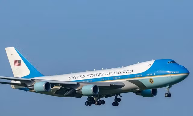 Boeing lỗ gần 2 tỷ USD vì sản xuất chuyên cơ Tổng thống Mỹ