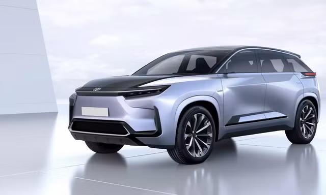 Toyota sản xuất SUV chạy điện hoàn toàn mới