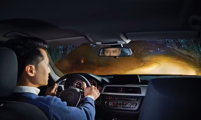 Nguyên nhân và cách phòng tránh nhầm chân ga khi lái ô tô