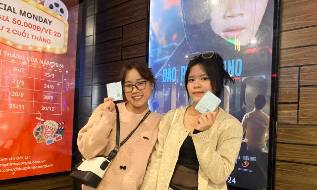 Bạn trẻ nói gì về cơn sốt săn vé phim 'Đào, phở và piano'?