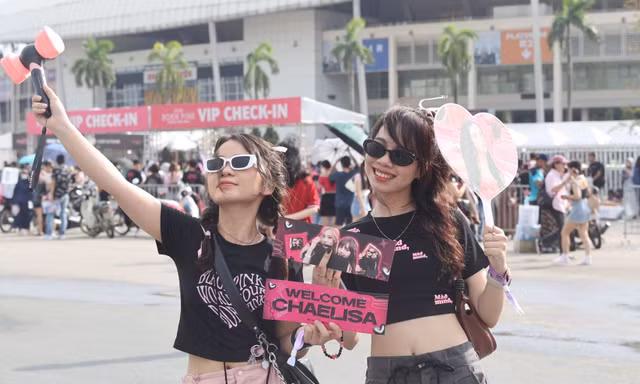 Sau concert BlackPink, giới trẻ chia sẻ về văn hóa thần tượng hiện nay 