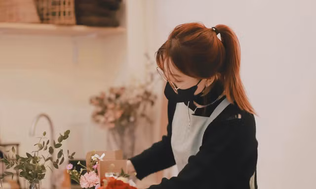 Giới trẻ làm hoa, quà Valentine handmade tặng người yêu, bán hàng online