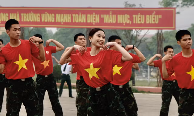 Tuổi trẻ Trường Sĩ quan Lục quân 1 thi múa hát, dân vũ 