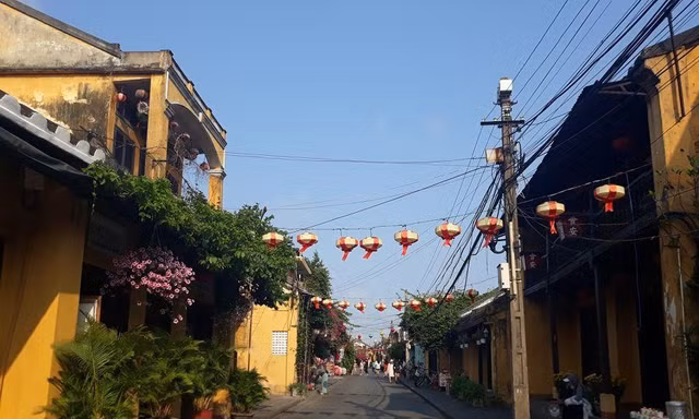 Đà Nẵng, Quảng Nam tạm dừng phố đi bộ, chợ đêm và một số dịch vụ kể từ ngày 3/5