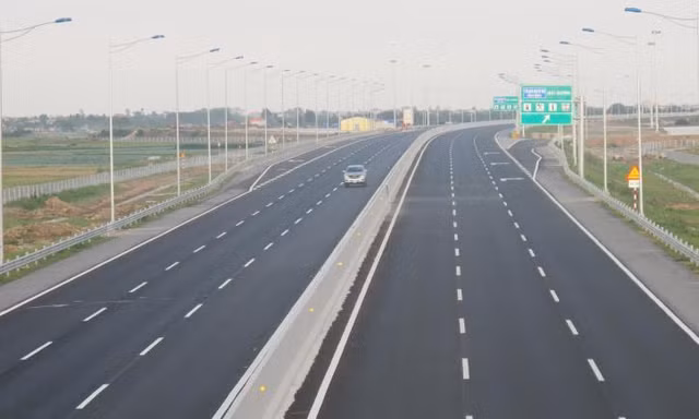 Cao tốc Hà Nội- Hải Phòng chỉ cho xe dán thẻ ETC đi từ 1/6.