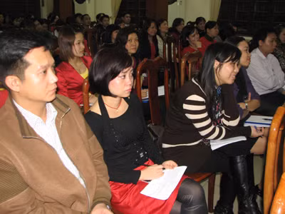 Phụ huynh tham gia khóa học làm cha mẹ tại Hà Nội Ảnh: Nguyễn Hà
