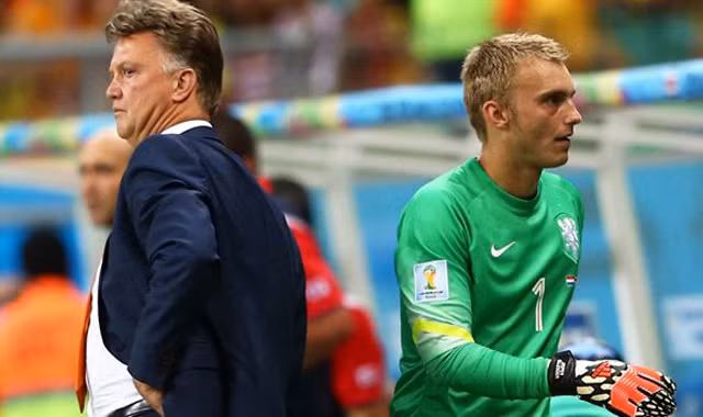Van Gaal tiếc vì không thể tung Krul vào bắt penalty