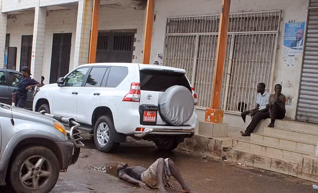 Nạn đói bao trùm người dân khu cách ly Ebola