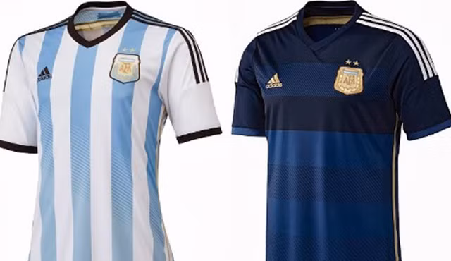 Tuyển Argentina sẽ mặc mẫu áo đấu thứ 2 (phải) trong trận chung kết World Cup 2014