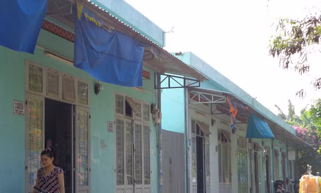 Khu nhà trọ cũ nát