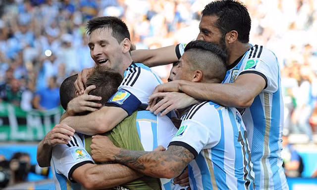 Người ta bảo 1 phút của Messi ở trận Iran là 1 phút của thiên tài, chỉ anh mới tạo ra khác biệt.