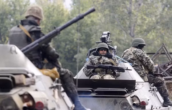 Binh sỹ Ukraine tuần tra tại vùng Donetsk. (Nguồn: AFP/TTXVN)