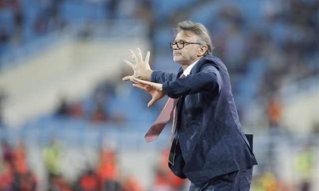 HLV Philippe Troussier từng dẫn dắt Nhật Bản vô địch Asian Cup 2000