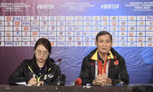 HLV Mai Đức Chung chưa hài lòng với trận thắng đậm Nepal 