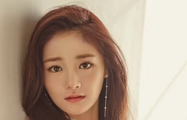Pledis chính thức đâm đơn kiện Chu Khiết Quỳnh vì vi phạm hợp đồng 
