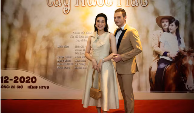 Kyo York tiết lộ “cảm nắng” bạn diễn Linh Chi khi quay phim truyền hình “Cây nước mắt“