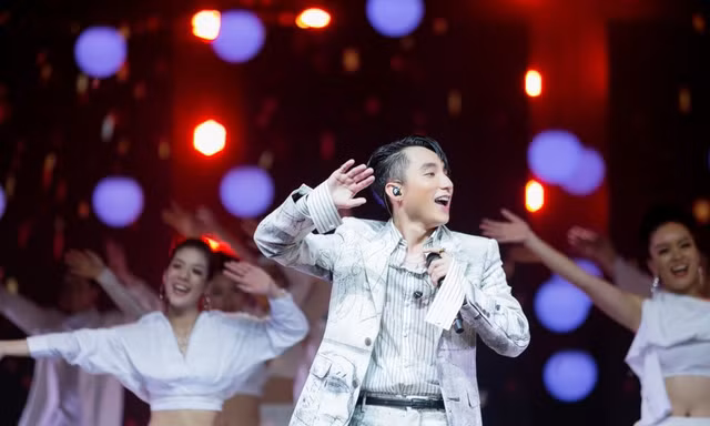 Sau 10 ngày, “SKY TOUR Movie” mang về cho Sơn Tùng M-TP hơn 11 tỷ đồng