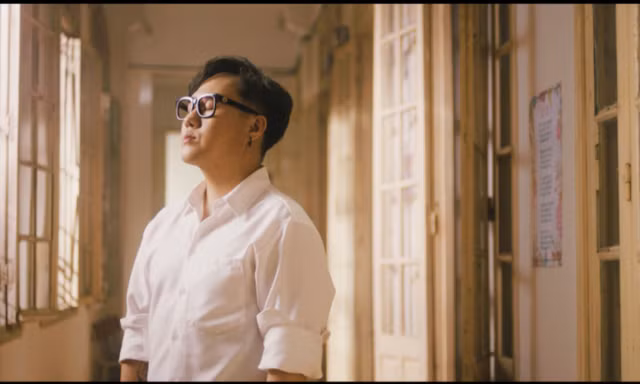 Ngỡ ra mắt MV ngôn tình, Trung Quân “bẻ lái” kể câu chuyện thanh xuân đầy thổn thức