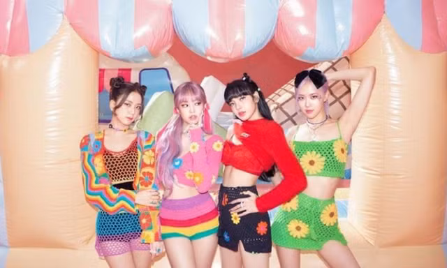 BLACKPINK - nhóm nữ K-Pop duy nhất sở hữu những “cú bắt tay” siêu đỉnh cùng dàn sao US&UK