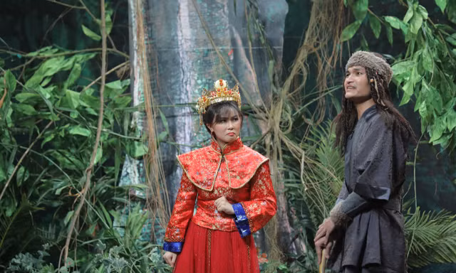 MisThy náo động cả sân khấu “Ơn Giời” và giành ngay cúp, không làm diễn viên hơi phí!