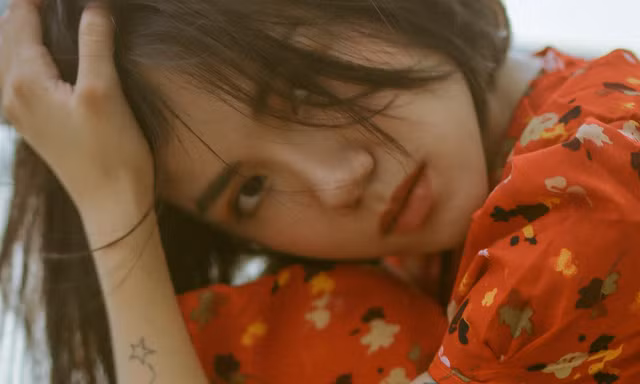 Nhá hàng MV mới sau gần 2 năm nhưng Phương Ly nhất quyết không cho biết tên ca khúc