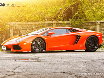 Lóa mắt với siêu xe LP700 Aventador ADV05SL