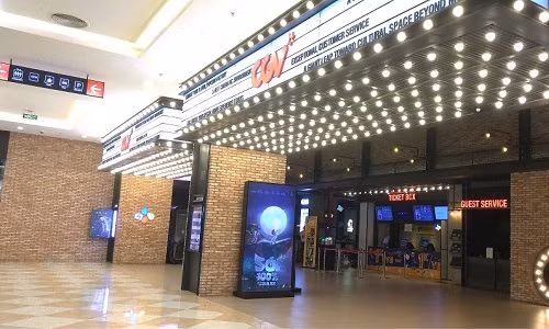 Hà Nội mùa này vắng khách xem phim: Sảnh chờ đìu hiu, nhân viên thưa thớt