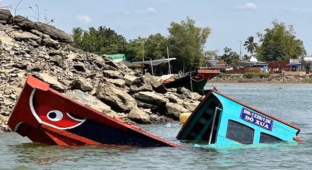 Vụ lật tàu khiến thai phụ tử vong ở Đồng Nai: Quy trình đăng kiểm được thực hiện thế nào?