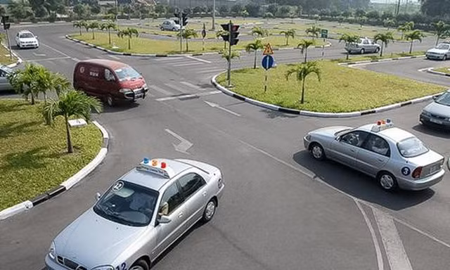 Cục Đường bộ nói về hạn chế của thiết bị giám sát học lái xe