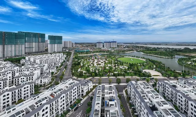 Vì sao tín dụng bất động sản tăng mạnh giữa lúc thị trường 'đóng băng'?
