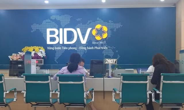 Ồ ạt hạ lãi suất huy động, có ngân hàng giảm sâu kỷ lục