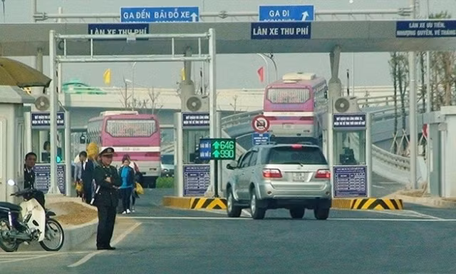 Thí điểm thu phí không dừng xe vào sân bay Nội Bài, Tân Sơn Nhất