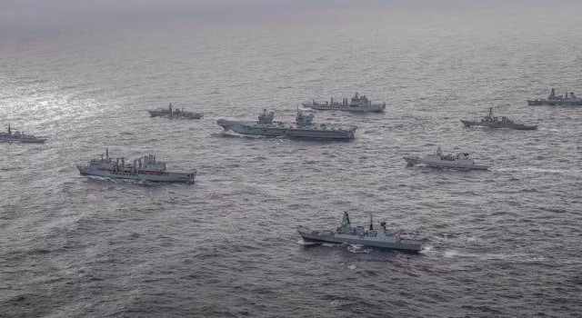 Phi đội VMFA-211 của Thủy quân lục chiến Mỹ đang chuẩn bị triển khai cùng nhóm tấn công tàu sân bay do tàu sân bay HMS Queen Elizabeth của Anh dẫn đầu. Ảnh: Hải quân Hoàng gia Anh