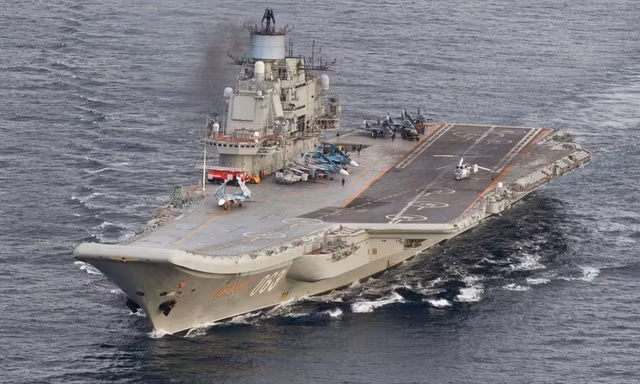 Soái hạm của hải quân Liên Xô, tàu Đô đốc Kuznetsov hiện là tàu chiến lớn nhất và là hàng không mẫu hạm duy nhất của Hải quân Nga. 