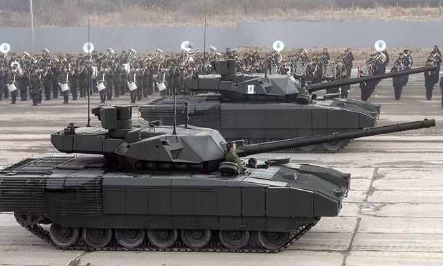 Siêu xe tăng T-14 Armata lần đầu tiên ra mắt trong cuộc diễu hành mừng Ngày Chiến thắng tháng 5/2015 tại Moscow