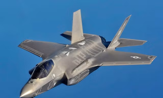 Chính quyền Trump đã quyết định bán 50 máy bay F-35 Lightning II cho Abu Dhabi