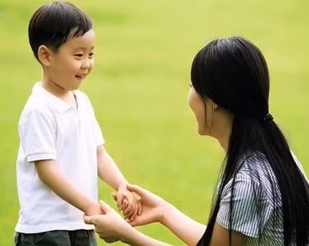 Xúc động câu chuyện 'Mẹ miễn phí vì con'