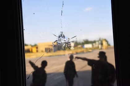 Giao tranh bắt đầu nổ ra ở Lugansk