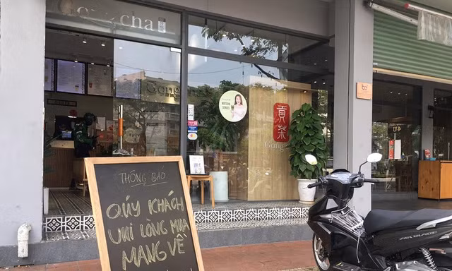 Hàng quán Đà Nẵng đồng loạt chuyển sang 'phục vụ mang về'