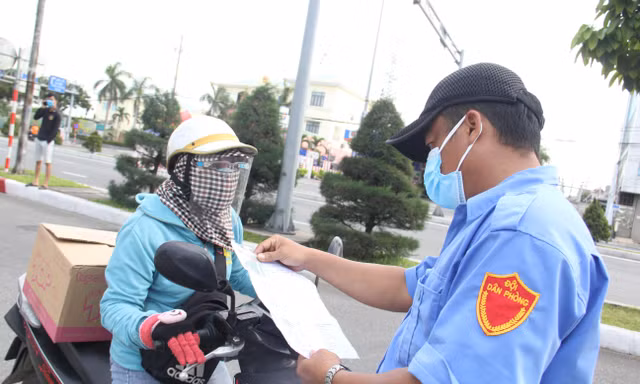 Đà Nẵng thêm 62 ca dương tính, tạm dừng thu tiền mặt với điện, nước
