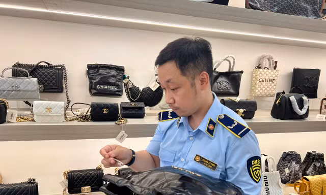 Đà Nẵng: Bán túi Chanel, LV, Gucci 'dỏm' bị phạt hơn 110 triệu đồng