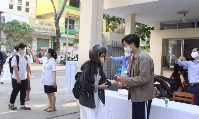 Đà Nẵng xét nghiệm toàn bộ thí sinh, giáo viên tham gia kì thi lớp 10
