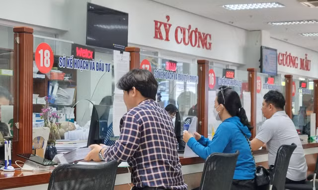 Vì sao doanh nghiệp 'đổ xô' cập nhật căn cước công dân gắn chíp?
