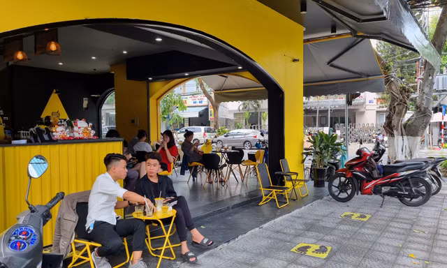 Hàng quán Đà Nẵng trong ngày đầu tiên gỡ lệnh cấm 