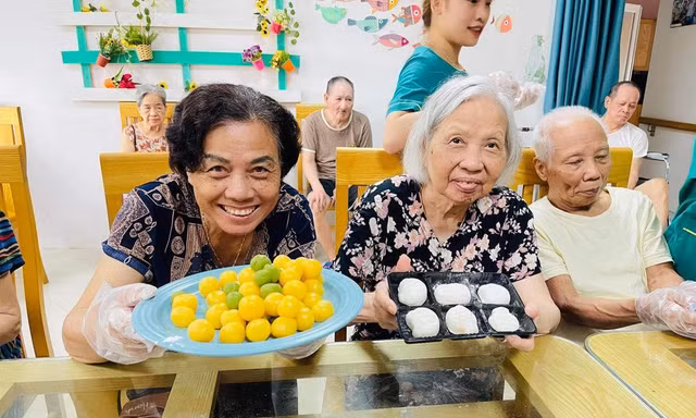 Một trung thu rất khác ở viện dưỡng lão