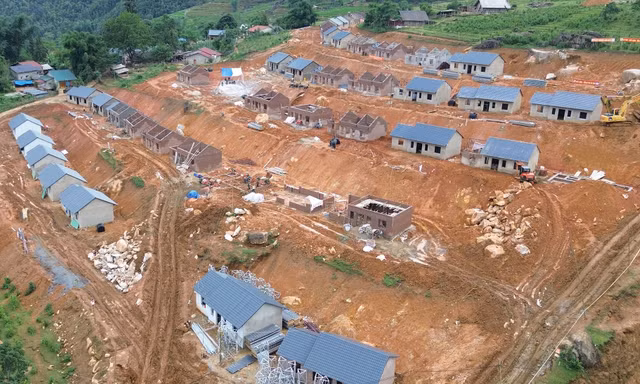 Không khí hối hả trên công trường khu tái thiết Sàng Ma Sáo