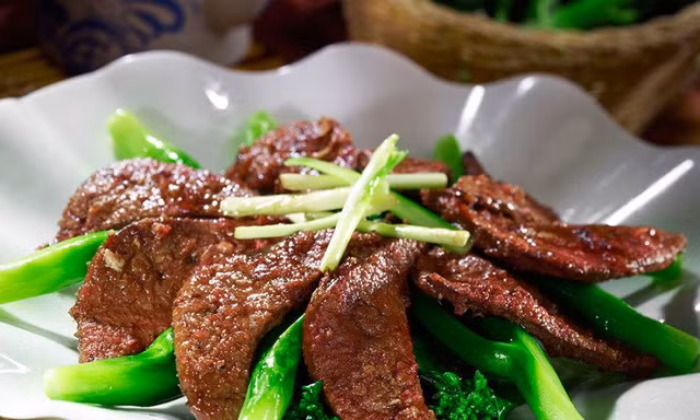 Những đại kỵ khi ăn gan lợn để tránh nhiễm độc, bệnh chuyển nặng hoặc gây dị tật thai nhi
