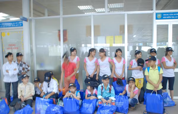 Giải cứu 23 lao động nhí cực khổ tại xưởng may