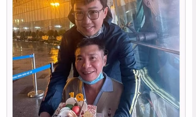 Đồng nghiệp vào bệnh viện mừng sinh nhật NSND Công Lý