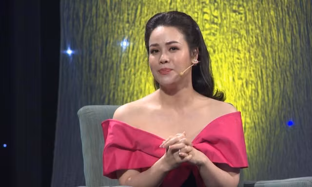 Nhật Kim Anh tiết lộ quá khứ khó khăn, từng bị cướp hết vàng khi di chuyển vào Nam